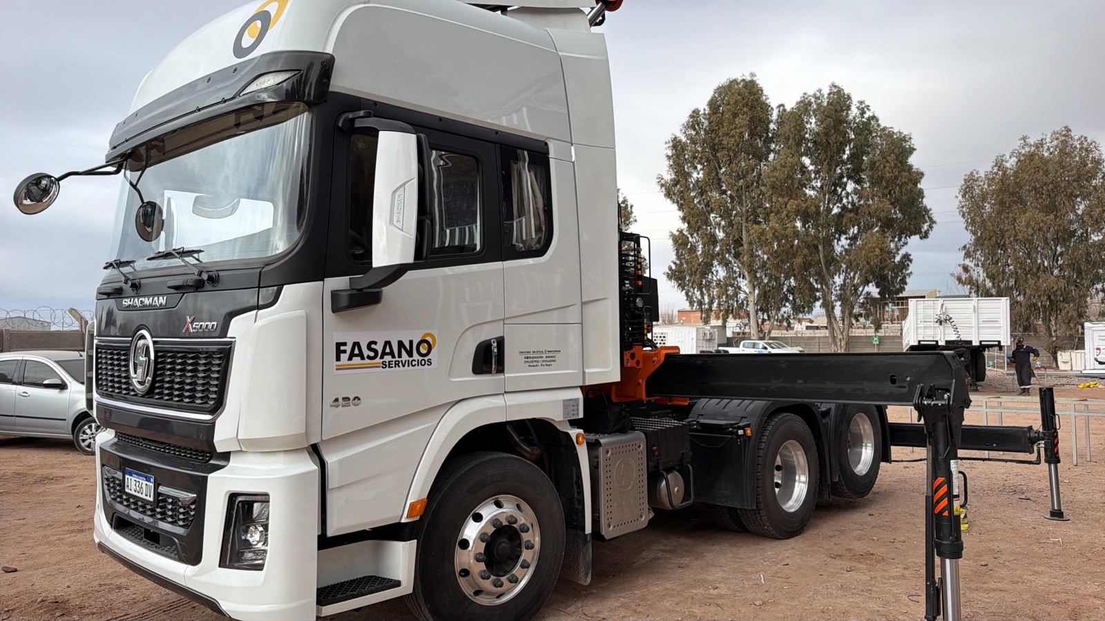 Camión hidrogrúa de Fasano Servicios